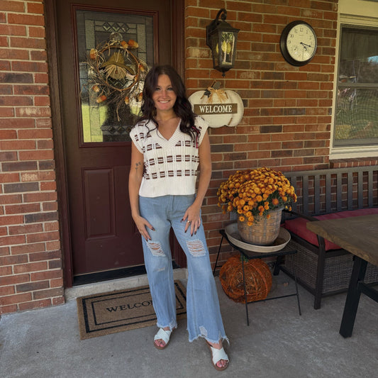 semi cropped sweater vest