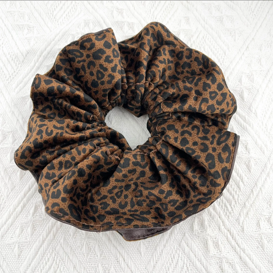 vintage leopard scrunchie