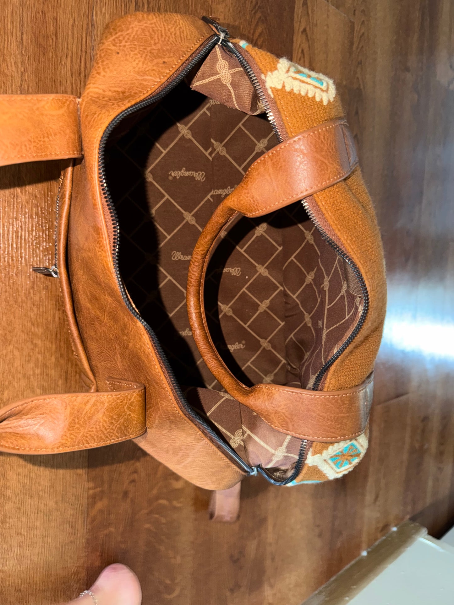 gently used wrangler duffle bag