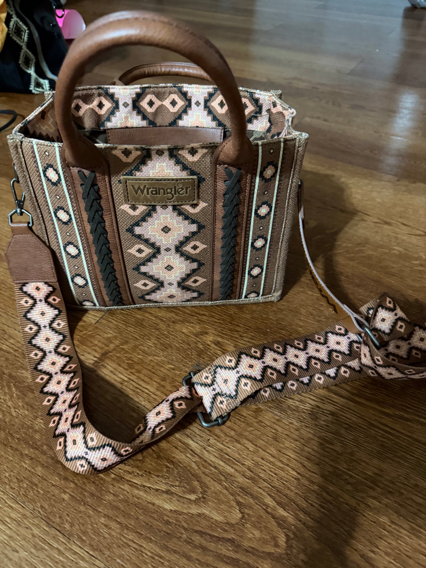 gently used mini wrangler tote bag